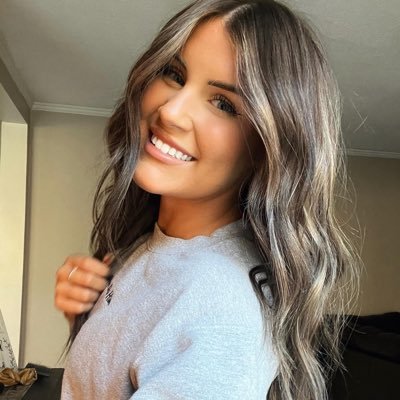 Colopy_Madison's profile picture. 25 | Hairstylist | Psalm 46:5