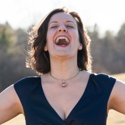 mezzo/alto opera singer
indie opera podcast co-host
private foundation wrangler
certified ADHD coach