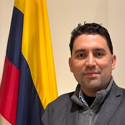 Planificador Urbano. Director Ejecutivo por Colombia y Perú, Banco Interamericano de Desarrollo