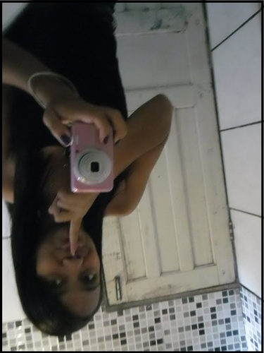 Poucas pessoas merecem me conhecer como realmente sou. Afinal se não for para sempre que dure o suficiente para ser inesquecivel...