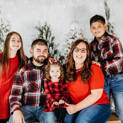 danielle_c_ray's profile picture. 