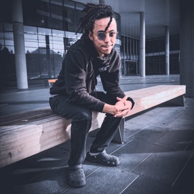 || Twitch Affiliate | @TheVilleFam | Skateboarder | Trust The Process 🤑| From the Pole where it's Cold and Snowy❄️