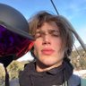 AyslaMundo's profile picture. Vinnie hacker e billie Eilish.