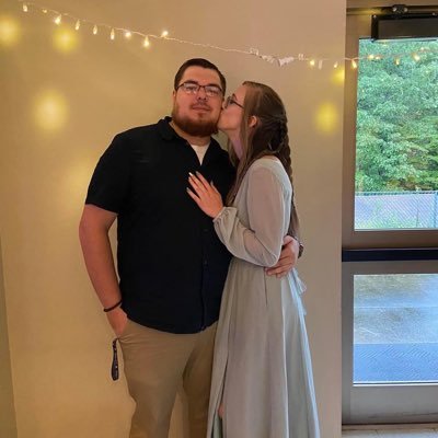 wolf3yy's profile picture. 25 | WV🏔 | LC💜