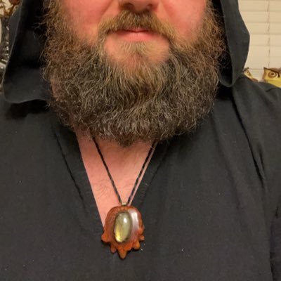 31 yr old chub bear. Starting my muscle leather daddy journey. Vers. Switch.