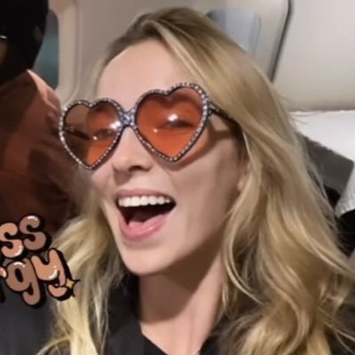 frvncm's profile picture. halsey, taylor swift and jodie comer 🫶🏻