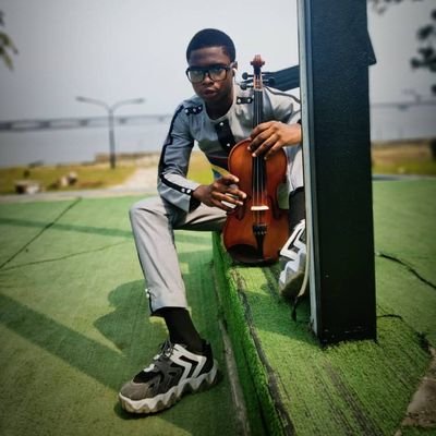Chessbot_'s profile picture. I am JIDE_

Digital Illustrator✨ | Pencil artist☺️ | Violinist | Chess player♟️ | Baller🏀_