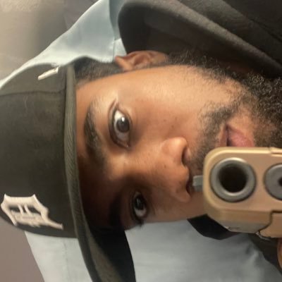 2Blicks3Bodies's profile picture. 999