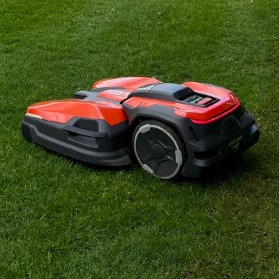 Helping the Golf industry understand professional grade robotic mowers