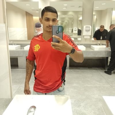 Todo jogador do Flamengo deve aprender o básico do manual rubro-negrismo: raça, amor e paixão.❤⚽✌