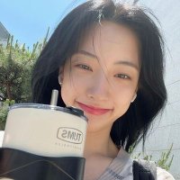 ♀♡♀ eunseo personal hand holder(@luvmymyoui) 's Twitter Profileg