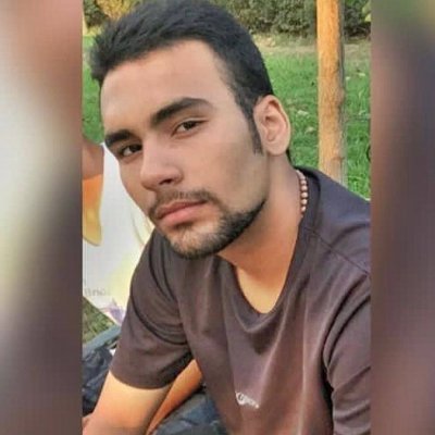 بنمای رخ که باغ و گلستانم آرزوست بگشای لب که قند فراوانم آرزوست .
هوادار سازمان مجاهدین خلق
ایران