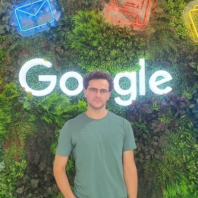 fatihguvenc_'s profile picture. Freelance Frontend Developer & F1