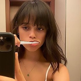 I7jenna's profile picture. 