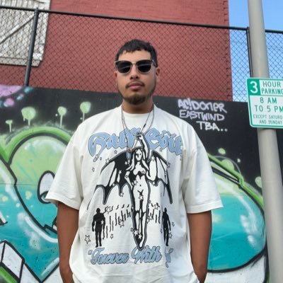 AlmightyRayT's profile picture. wtf someone hacked my shit lol