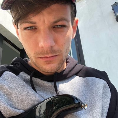 louis me guiñó el ojo y me señaló durante 'always you' y es lo mejor que me pasó en la vida - 2022