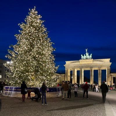 Life in Berlin since 2022🇩🇪 ベルリンでの素敵なことを気まぐれで呟きます😎🇩🇪最近はクラシックコンサートにどっぷりハマっています🎻🎹美術館やバレエ、オペラ鑑賞も時々❤️🩰🎨🇩🇪漫画アニメ❤️🇯🇵趣味のヴァイオリン復活🎻🥰