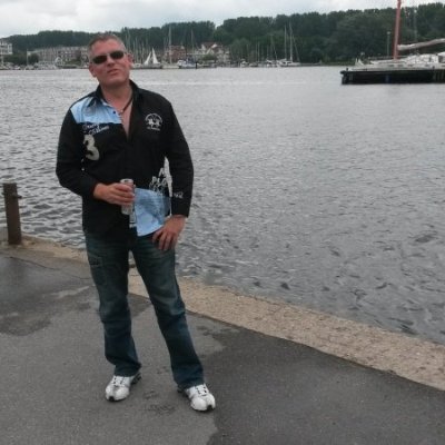 tewe5674's profile picture. 