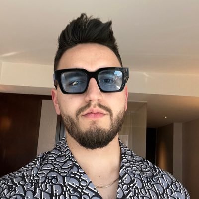 elbetillo17's profile picture. “The best”