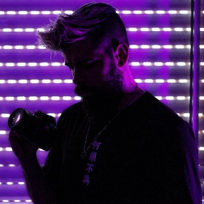 Tiro umas fotos e faço umas artes. Cheio de más decisões.