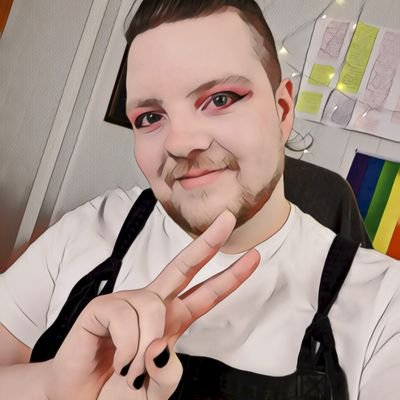 He/They
Genderqueer content creator with a love for lore and DnD 💚
Yes, I did consume kittens to become this cute.

I stream here:
https://t.co/pAahCYjBek