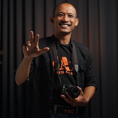 owner/photographer/videographer di WeCandoo one stop solution (CV. Duta Wikan Sentosa)