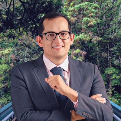 Arriesgado, aprendiz de todo, resuelve problemas, un padre feliz y orgulloso, bailarín en algún momento!