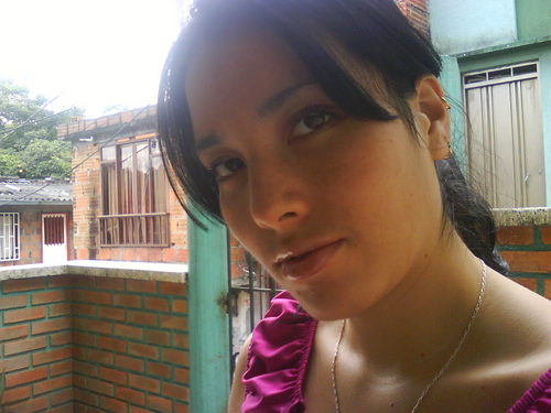 soy una mujer soñadora me encanta hacer cosas por los demas