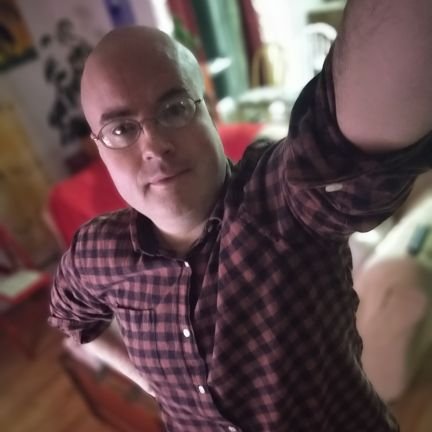 Gars bien ordinaire, un peu gamer et peintre pour le plaisir.