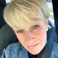Lisa Robertson (@lisarob25737714) 's Twitter Profile