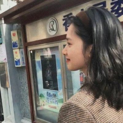 hedyzhouya's profile picture. Less is more