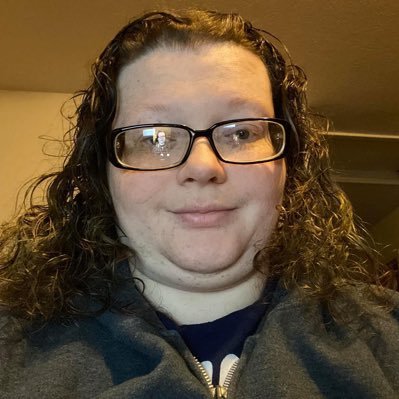 I am single and looking. I am very nice person to know. I can be shy at first but once u know me i warmed up to you. I work at kfc. Ask for more.