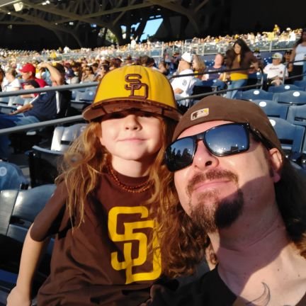 San Diego Padres enthusiast, ex Chargers fan, go Seahawks!! Anaheim Ducks fan, SDSU. Proud father of 8
. Window and door specialist.