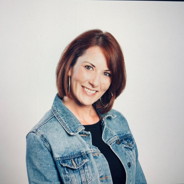 Radio & TV Presenter (ex-BBC)/Journalist/Event host. Dog mum, theatre lover and shoe collector.