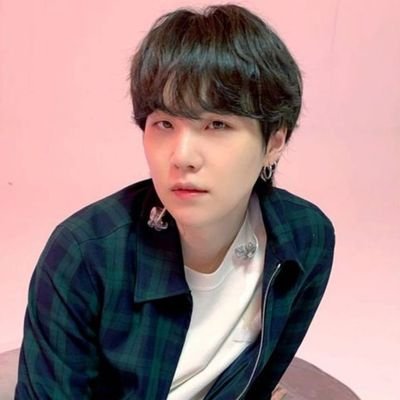 23 •
she/her
• ot7 •
married to 134340
• namgi enthusiast
• no diplomatic passport,no opinion