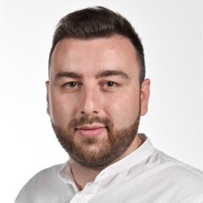 AlexMoreau_Pro's profile picture. Technicien système et réseaux chez @iilyo_cloud / @hopla_cloud