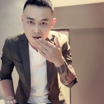 phh877's profile picture. 东哥