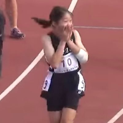 広島県中学3年女子です❗陸上競技をやってます 🎶 100m 11.79（+1.8）60m 7.42 100mH 13.92 （+0.9）走り幅跳び5m69（＋1.2）です😆これからも大好きな陸上を頑張ります💪よろしくお願いします❗https://t.co/XzqgNBjJ2r