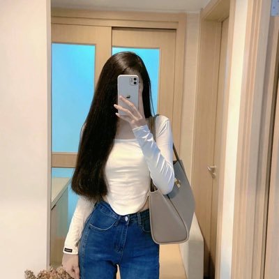 AmyGree71073170's profile picture. 添加主人电报：https://t.co/bQtFEKfDhN