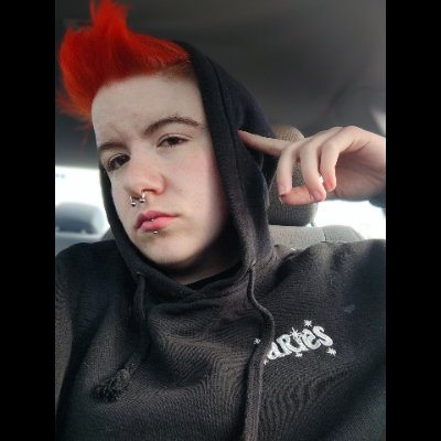 queerlywitchass's profile picture. Trans ftm 🏳️‍⚧️
Roller skating away from my problems
7/26/22 💉💪🏻🏳️‍⚧️