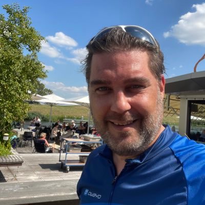 #Magento Specialist • Founder https://t.co/oywaAFWdL8 | Father of 4 sons | Football addict | former Piano player