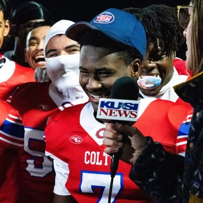 LHS📚 class 25 🎓🏈 RB/DB | 5”8 | 165 | #7 | email Kentarmstrong7@icloud.com