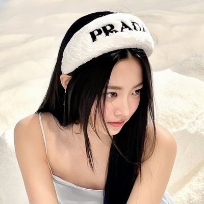 jihyonlinee's profile picture. 𝖻𝖾 𝗒𝗈𝗎𝗋 𝗐𝗈𝗋𝗌𝗍 𝗏𝖾𝗋𝗌𝗂𝗈𝗇