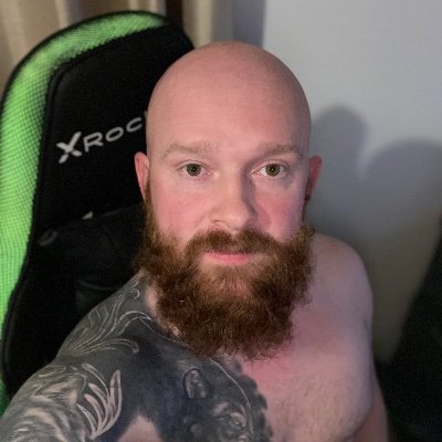 If you love Bearded guys with Tattoos and dad bods who also loves playing video games and having abit of fun at the same time, you have found the right place