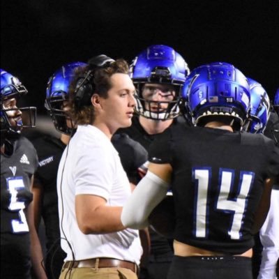coachcredwards's profile picture. J High Coordinator / HS Assistant Coach at @CNQR_FB   
@vcstulsa Alum‘19   
#VCBloodline     

A win's a win. Grow and learn through the process.