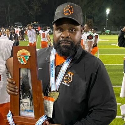 OL Coach@CHS/Run Game Coordinator/Assistant AD/2021 State Finalist/2022-2023 B2B State Champs🥇/Educator/UAPB Alum/ I am who I am by the grace of GOD.#FINISH