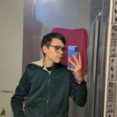 AdrianPiedra27's profile picture. 15%