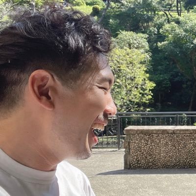 daikography's profile picture. 娘と暮らす経営者｜有限会社向陽 / 川西｜戦略とクリエイティブで中小企業を支援｜Web・SNS・広告・採用・写真・動画撮影も。直感と行動力が武器。