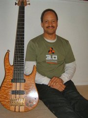 Smartphone fanatic who is also a professional musician and author. Crazy about Android. Respectful of IOS.
