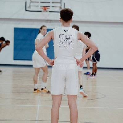 Evergreen Christian School #32 || 6’5 190 lbs || combo guard || Class of ‘24 || 3.75 gpa